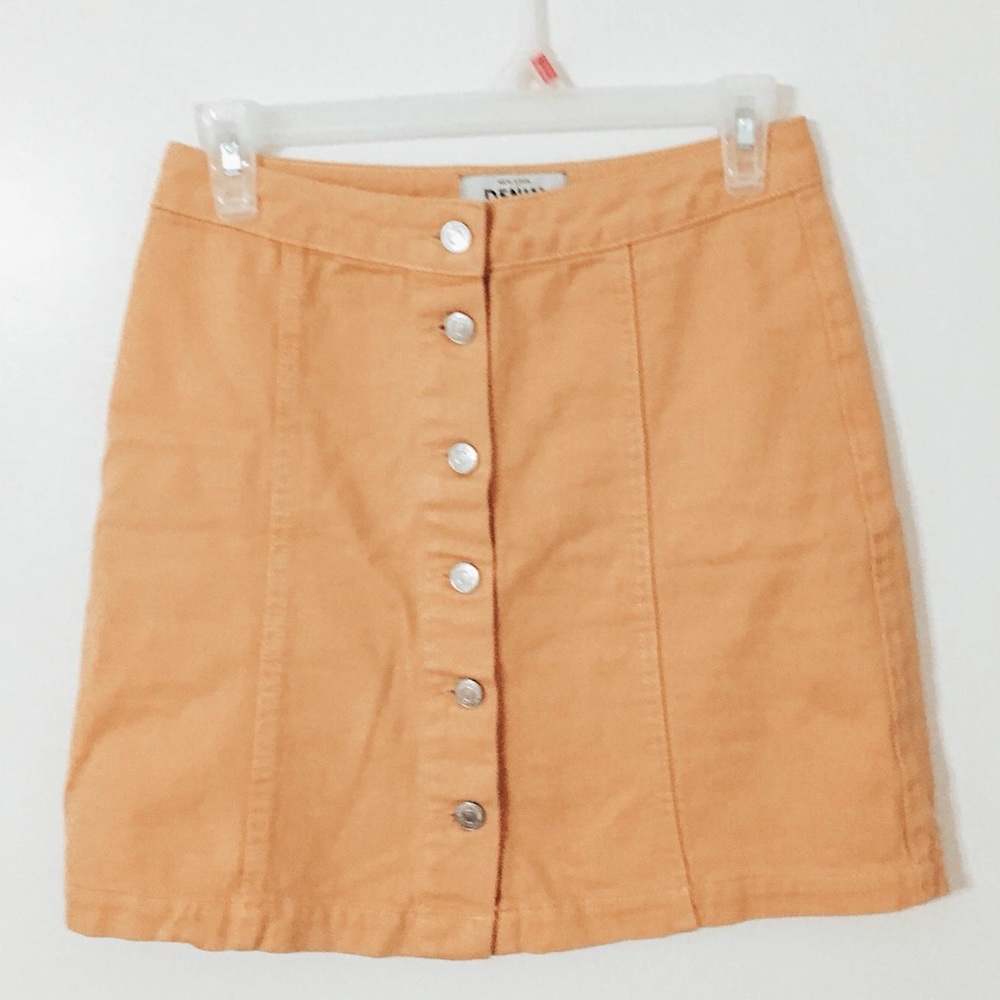 super chic yellow denim skirt